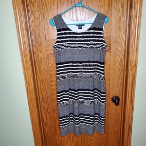 Black and White Sleeveless Cocktail Dress